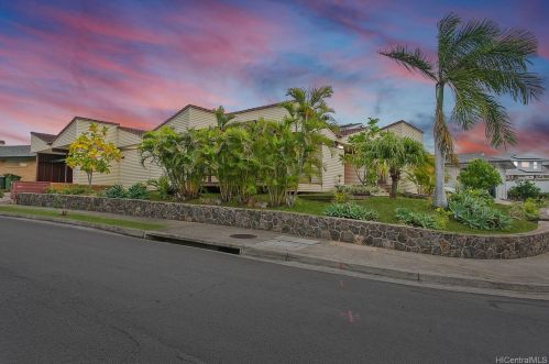 1263 Ala Pili Loop, Honolulu HI  96818-1633 exterior