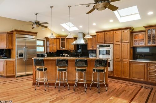 153 Robbins Ave, Berkeley Heights NJ 07922-1209 exterior