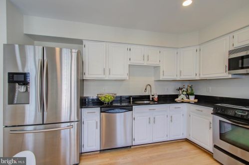 10924 Bloomingdale Dr, Rockville MD 20852-5535 exterior