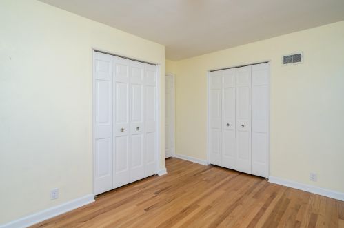 219 Daphne Rd, Milwaukee WI 53209-3346 exterior