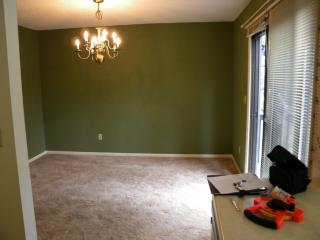 104 Mud Creek Rd, Fletcher, NC 28732-5519