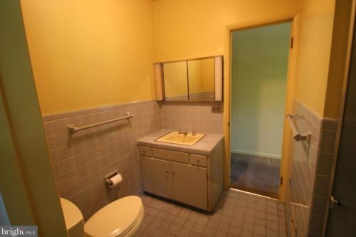 810 Lions Back Dr, Huntingdon PA 16652-3024 exterior