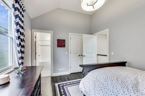 2236 Fletcher St, Chicago IL 60634-4033 exterior