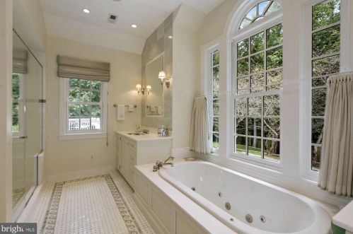 11013 Cripplegate Rd, Rockville MD 20854-1630 exterior