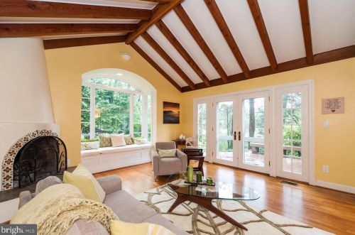 2354 48th St, Washington DC  20007-1037 exterior