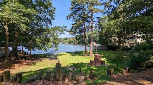 8388 Lake Dr, Lithonia GA  30039-5724 exterior