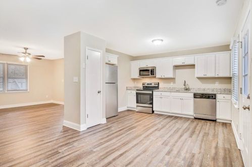 3877 Trenton Dr, Lithonia GA  30039-8016 exterior