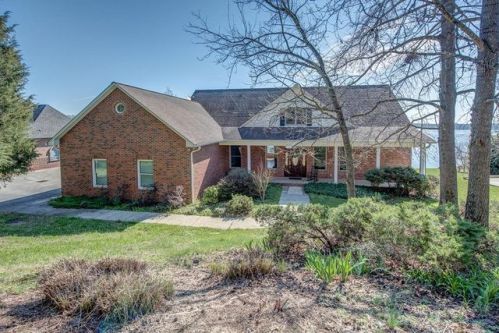 331 Cross Creek Dr, Flay, NC 28021-9302