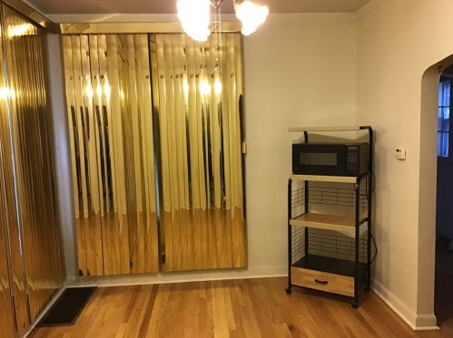 10318 Eberhart Ave, Chicago IL 60637-2484 exterior