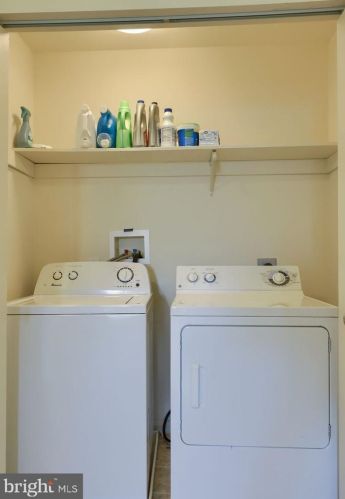 152 Merlin Dr, Hummelstown PA  17036-8841 exterior