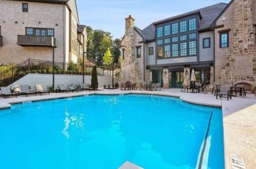 6607 Beacon Dr, Atlanta GA 30328 exterior