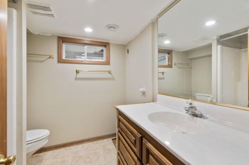 3238 105th St, Milwaukee WI 53222-3325 exterior