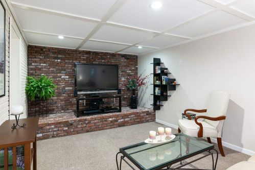 136 Sewalls Fls Rd, Concord NH 03301-4725 exterior