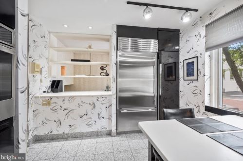 331 2nd St, Philadelphia PA 19122-3324 exterior