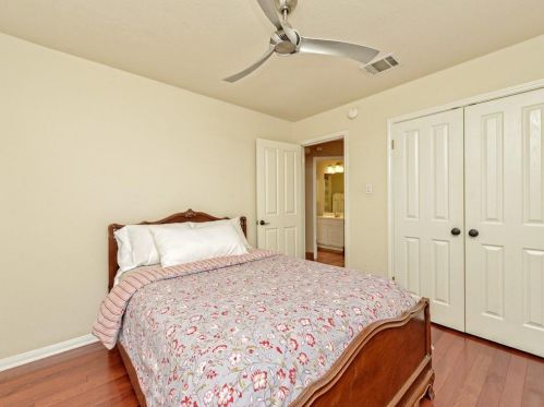 13501 Anarosa Loop, Austin TX 78727-1410 exterior