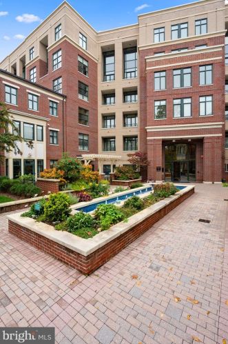 4750 41st St, Washington DC  20016-1700 exterior