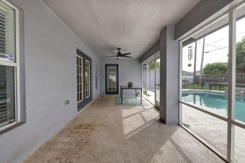 912 Paar Dr, Fort Pierce FL 34953-5623 exterior