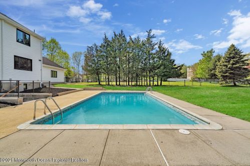 1120 Farmingdale Rd, Jackson Twp NJ  08527-1380 exterior