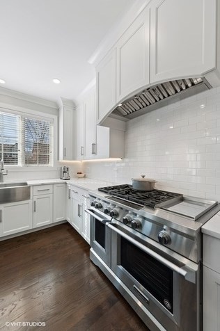 662 Parkside Ave, Elmhurst IL 60126-5029 exterior