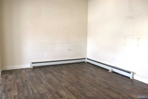 481 Rosa Parks Blvd, Paterson NJ 07501-3105 exterior