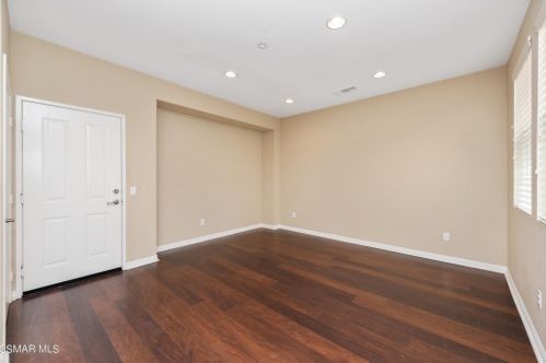 723 Forest Park Blvd, Oxnard CA 93036-5311 exterior