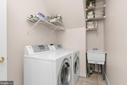 10907 Lamplighter Ln, Rockville MD 20854-2763 exterior