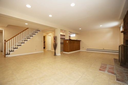 248 Carriage Way, Windsor CT 06095-2009 exterior