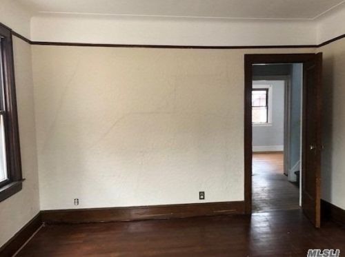 182 Grv St, Valley Stream NY 11580-2020 exterior