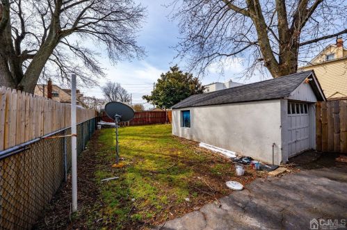 15 Douglas St, Perth Amboy NJ  08863-2205 exterior