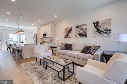 211 Douglas St, Washington DC  20002-1031 exterior