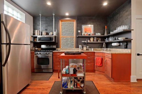 1817 Honore St, Chicago IL 60657-2007 exterior