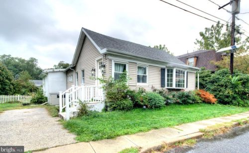 514 Rhoads Ave, Tavistock NJ  08033-2945 exterior