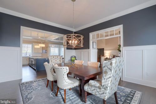 453 Delp Rd, Lancaster PA 17601-2915 exterior