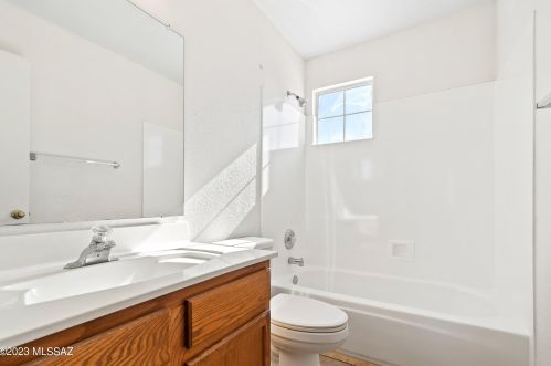 8238 Placita Del Parque, Tucson AZ  85747-5244 exterior