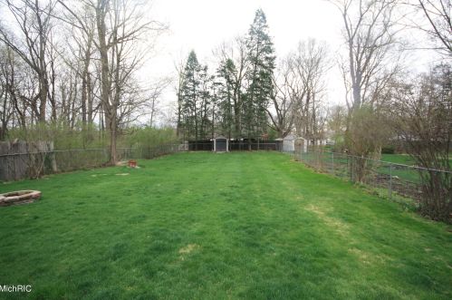 728 Campbell Ave, Kalamazoo MI 49006-3083 exterior