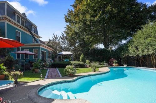 404 Moore St, Hackettstown NJ 07840-2142 exterior