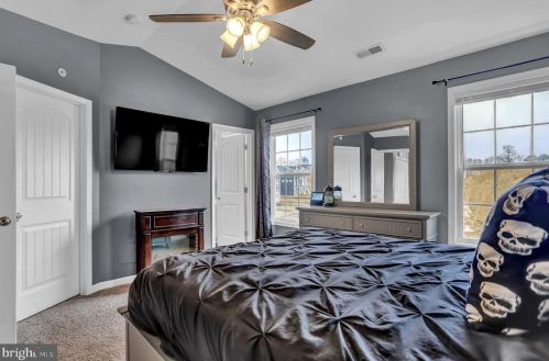 206 Overlook Dr, Hanover PA 17331-9136 exterior