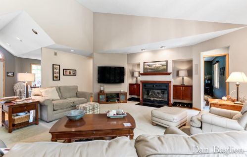 1069 Randall Rd, Meskegon MI 49441-4870 exterior