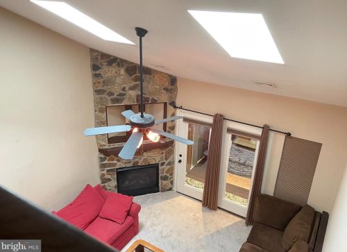 142 Merlin Dr, Hummelstown PA exterior