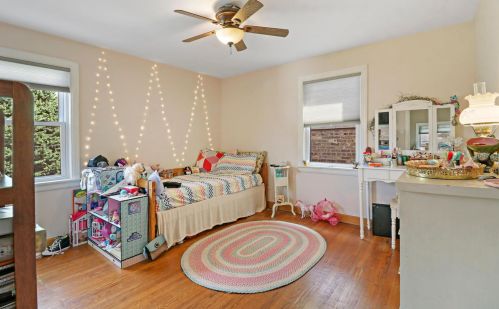 6304 Peterson Ave, Chicago IL 60646-4619 exterior