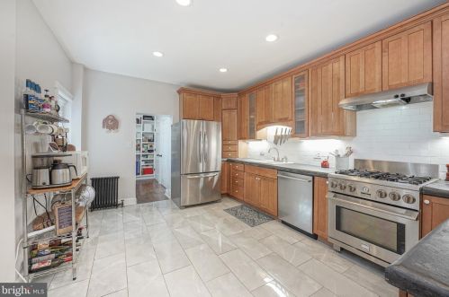 2202 Cumberland St, Philadelphia PA 19125-2204 exterior