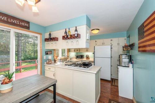 2526 Morris Thomas Rd, Duluth MN 55811-3264 exterior