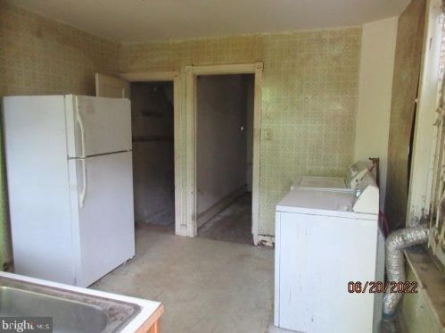 6144 Chancellor St, Philadelphia PA 19139-3702 exterior