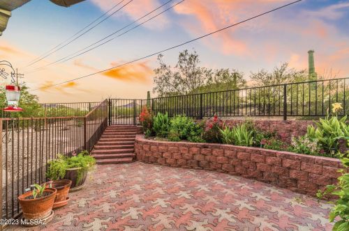 7015 Camino De Los Caballos, Tucson AZ 85743-9689 exterior