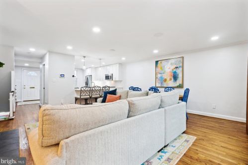 1715 Belle Haven Rd, Alexandria VA  22307-1223 exterior