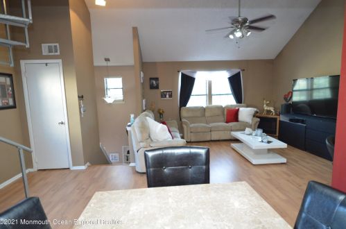 1203 Bluebell Dr, Jackson Twp NJ 08527-4116 exterior