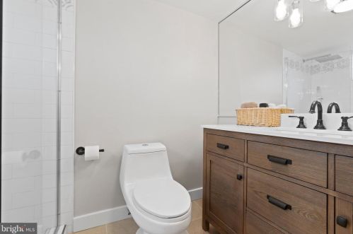 2010 Jackson St, Washington DC 20017-2954 exterior