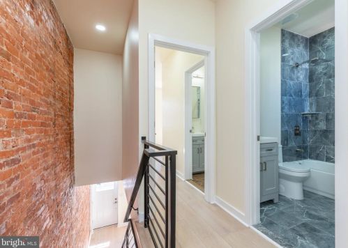 2418 Iseminger St, Philadelphia PA  19148-3518 exterior