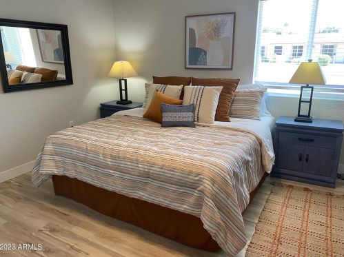 4240 Bluefield Ave, Phoenix AZ 85032-1419 exterior