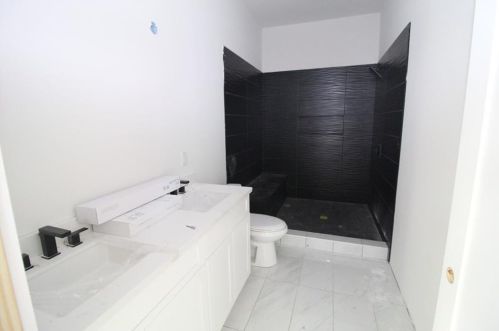 5421 Blue Bird Ln, Austin TX 78745-3149 exterior